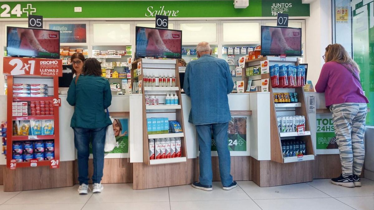 Farmacia con venta de medicamentos